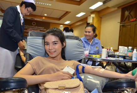 Blood Donation for the Royal Merit-Making for the Passing of His Majesty King Bhumibol Adulyadej and the 54th Founding Anniversary Celebration of the Faculty of Graduate Studies, Mahidol University