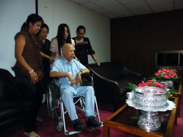 songkran_2551_262.jpg