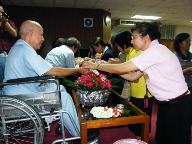songkran_2551_309.jpg