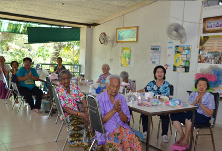 สืบสานประเพณีไทยสร้างกำลังใจแก่ผู้สูงอายุ 