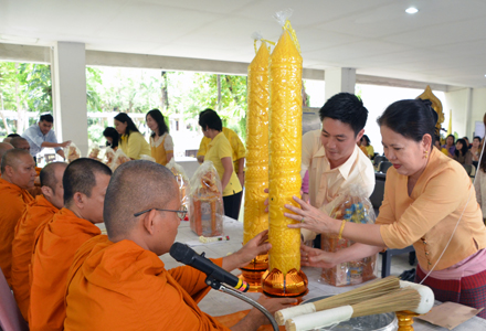 บัณฑิตวิทยาลัย ทำบุญถวายเทียนพรรษาและผ้าอาบน้ำฝน ประจำปี 2561   