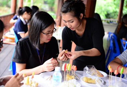 โครงการเปิดตำรับขนมไทย : ลูกชุบ