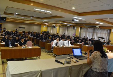 คณะผู้เข้าอบรมหลักสูตรการบริหารงานอุดมศึกษาระดับสูง (สายสนับสนุน) รุ่นที่ 16 ศึกษาดูงาน บัณฑิตวิทยาลัย