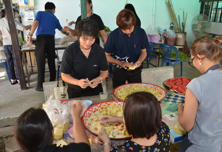 โครงการ สืบสานประเพณีไทยสร้างกำลังใจแก่ผู้สูงอายุ 2560