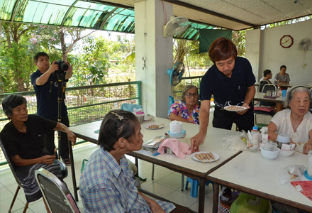 โครงการ สืบสานประเพณีไทยสร้างกำลังใจแก่ผู้สูงอายุ 2560